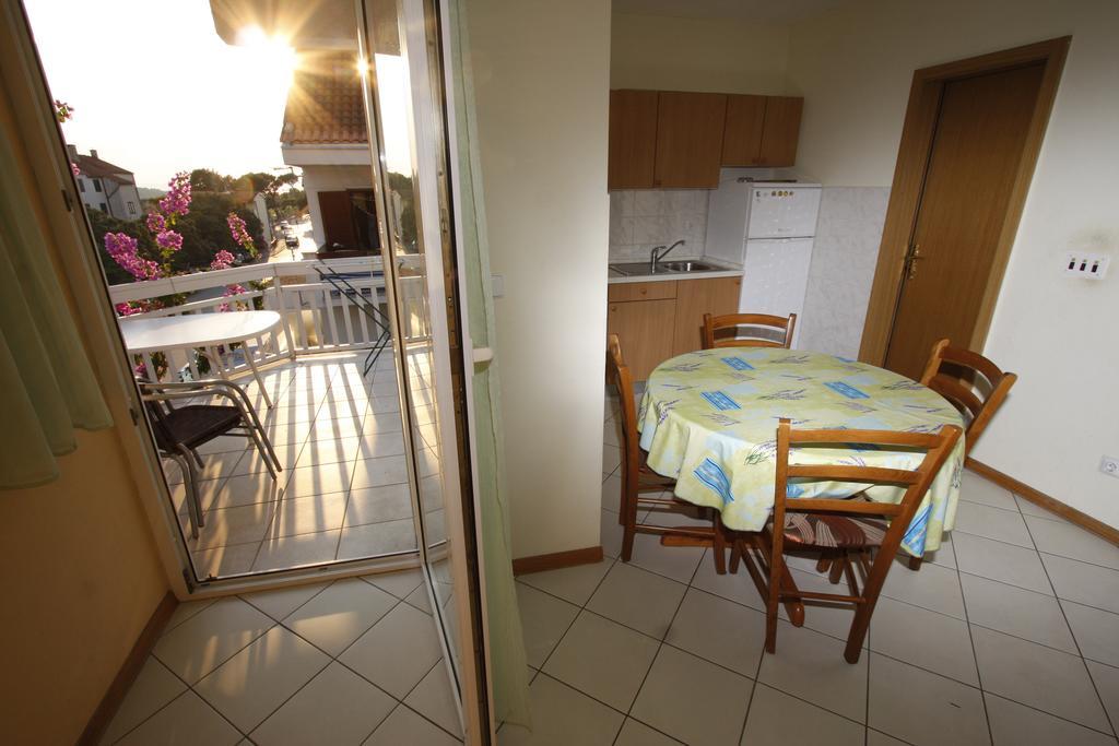 Apartments Lidus Makarska Szoba fotó